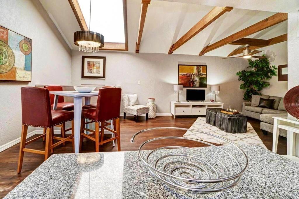 Hidden Couples Loft Retreat In Heights Foodie District Tampa Ngoại thất bức ảnh