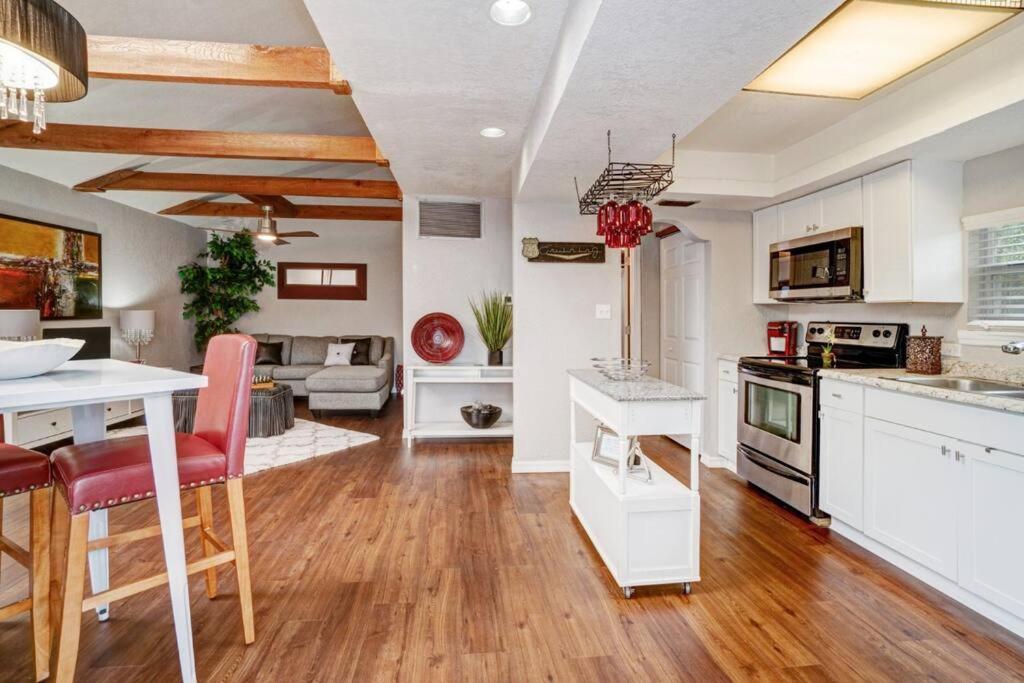 Hidden Couples Loft Retreat In Heights Foodie District Tampa Ngoại thất bức ảnh